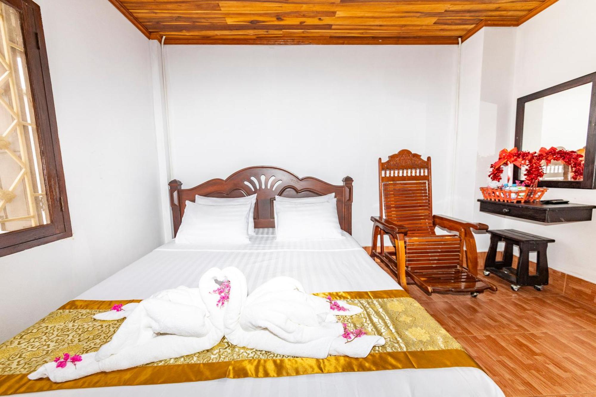 Nirasim Villa Луанг Прабанг Екстериор снимка